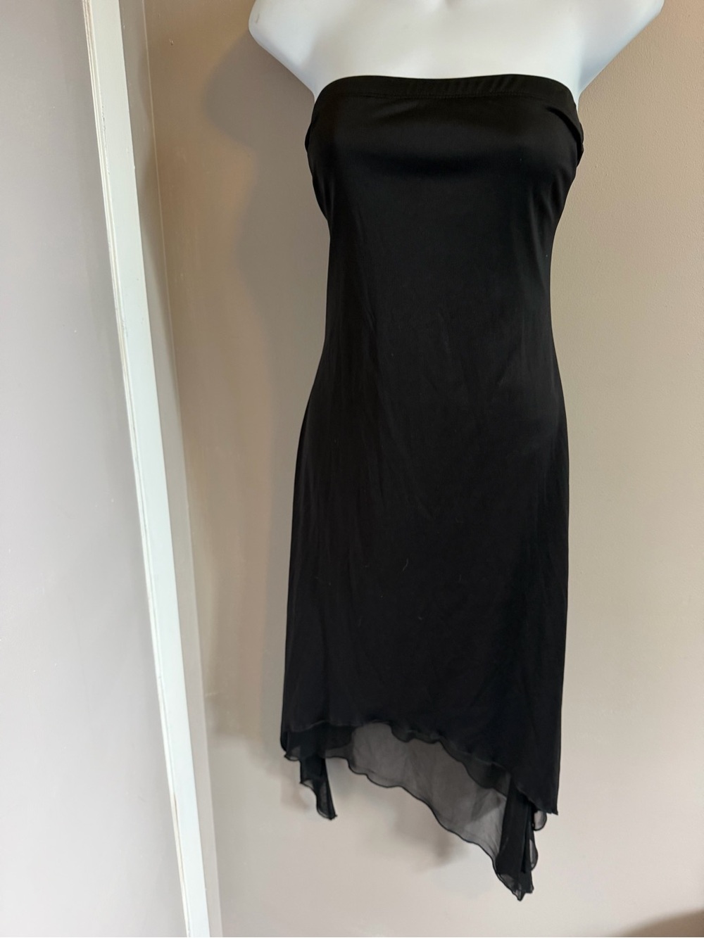 Le Chateau Vintage Black Strapless Asymmetrical Mesh Hem Dress Medium